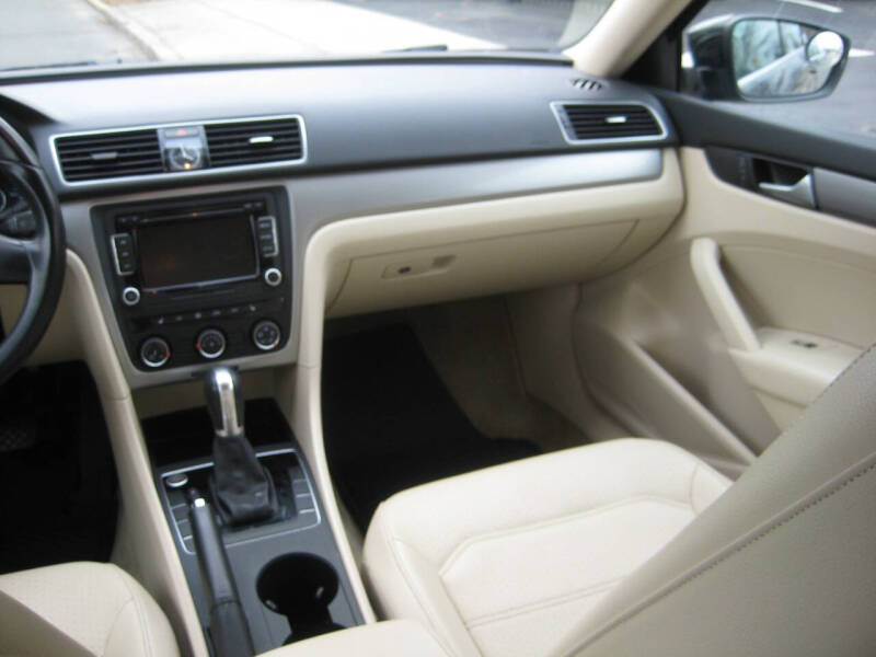 2015 Volkswagen Passat 1.8T Limited Edition