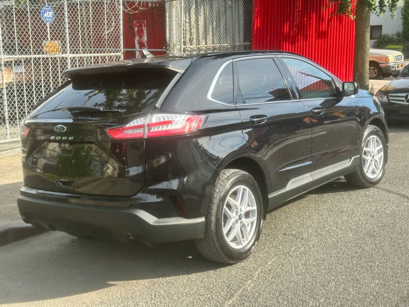 2022 Ford Edge SEL photo 6