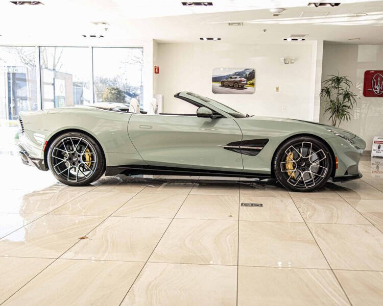 2026 Aston Martin Vanquish Volante