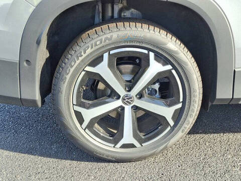 2025 Volkswagen Tiguan SE 4Motion