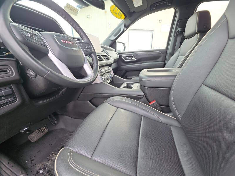 2023 GMC Yukon XL SLT