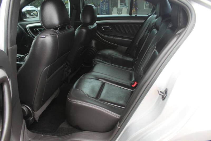 2017 Ford Taurus SEL