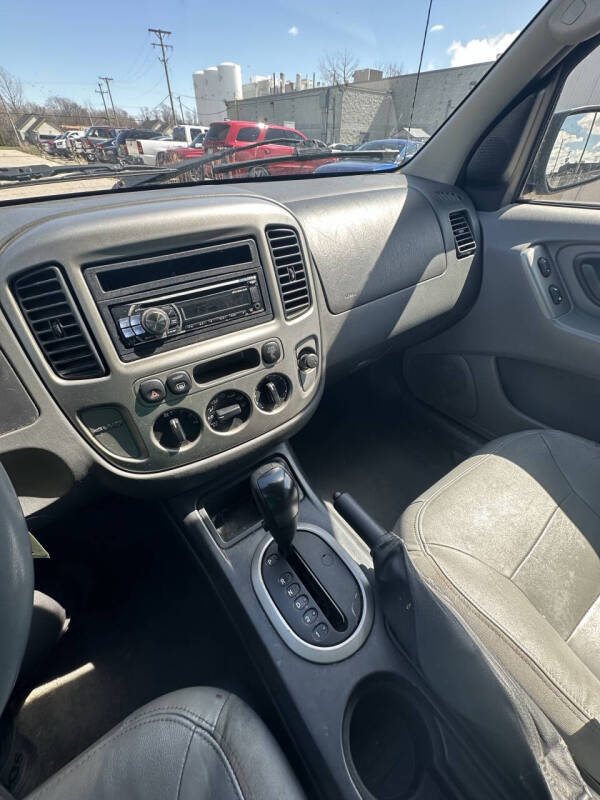 2005 Ford Escape XLT