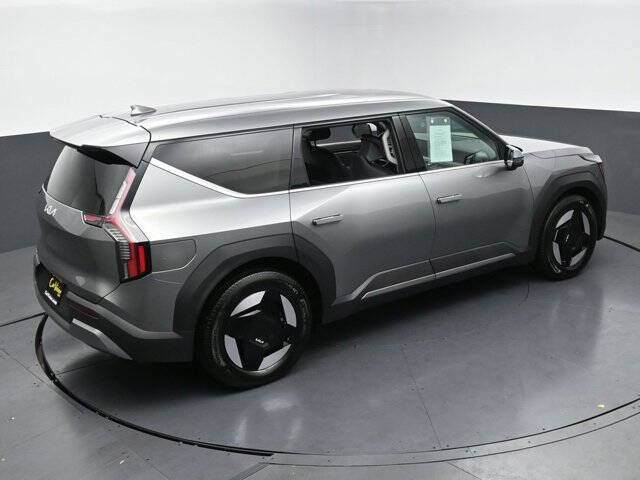 2024 Kia EV9 Light Long Range