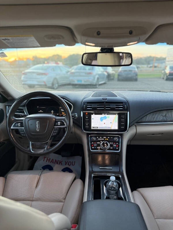 2017 Lincoln Continental Select