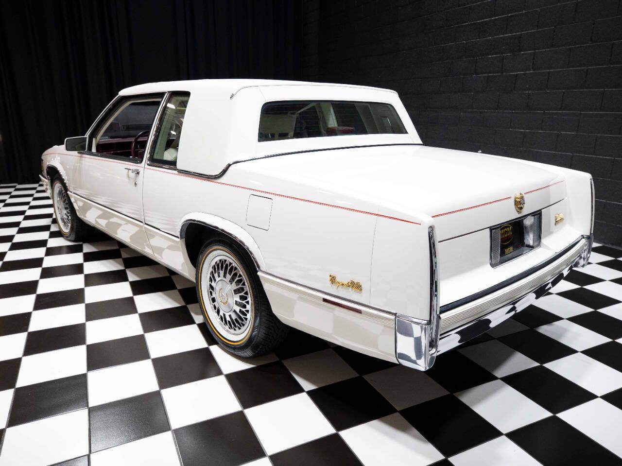 1990 Cadillac DeVille 25