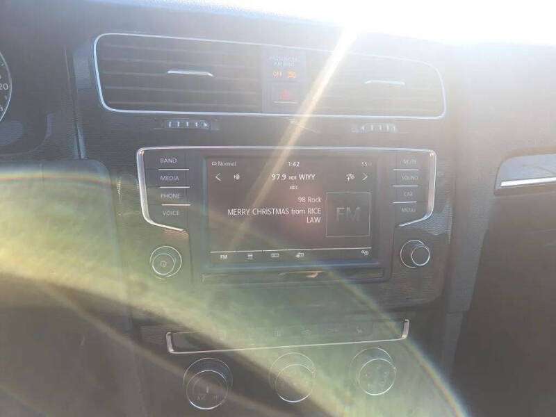 2017 Volkswagen Golf GTI S