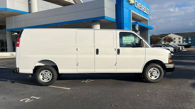 2025 Chevrolet Express 2500