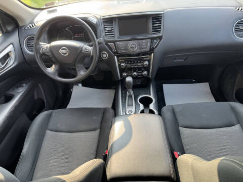 2018 Nissan Pathfinder SV