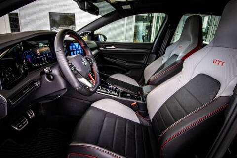 2023 Volkswagen Golf GTI SE