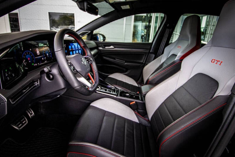 2023 Volkswagen Golf GTI SE