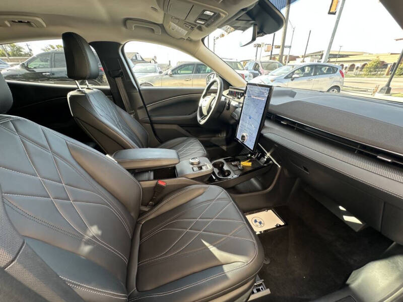 2024 Ford Mustang Mach-E Select