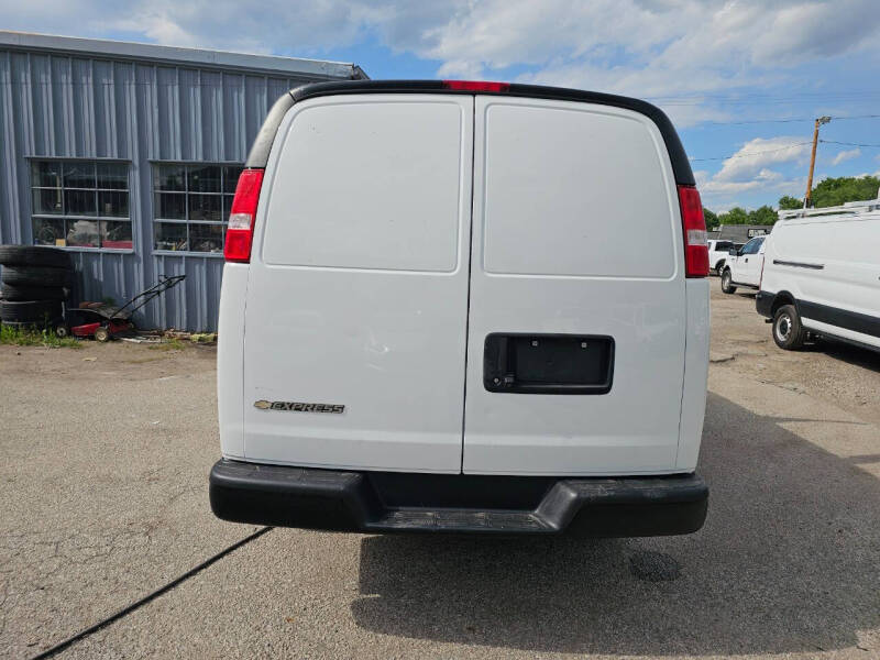 2022 Chevrolet Express 2500