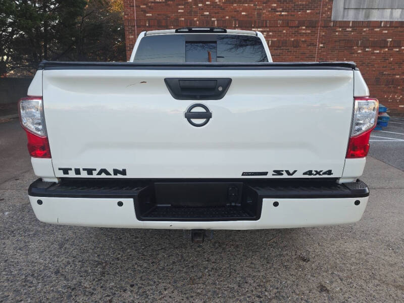 2018 Nissan Titan SV