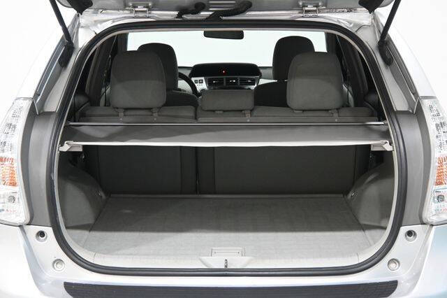 2013 Toyota Prius v Three