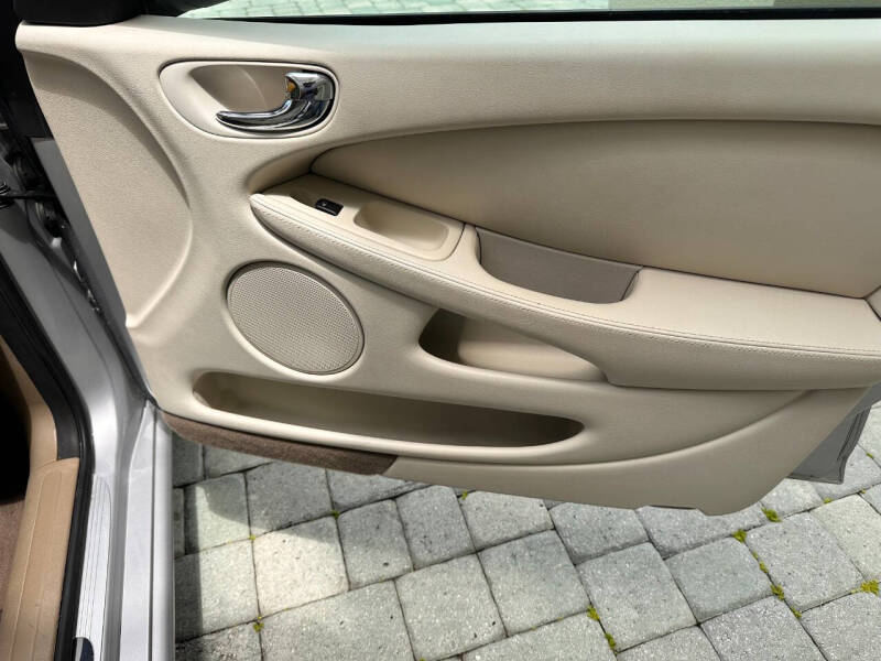 2003 Jaguar X-Type 2.5