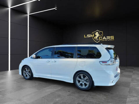 2020 Toyota Sienna SE Premium 8-Passenger