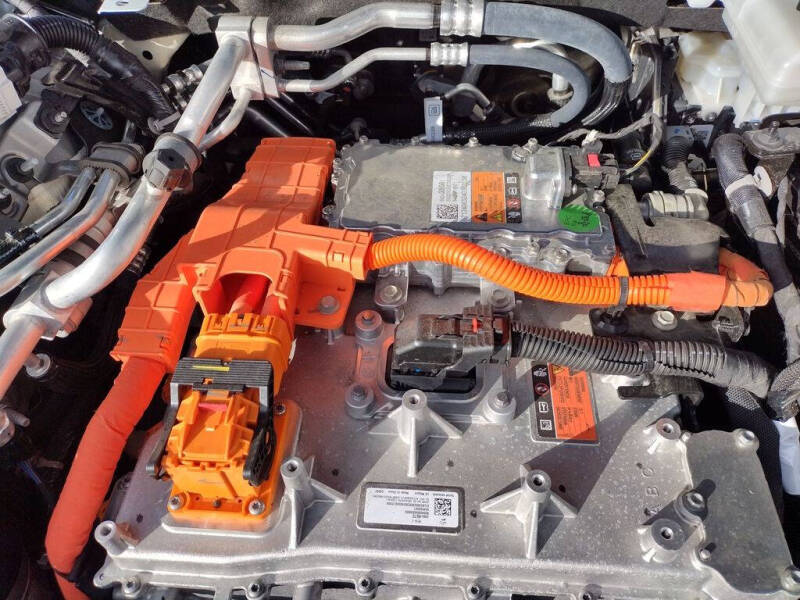 2025 Cadillac LYRIQ Luxury 3