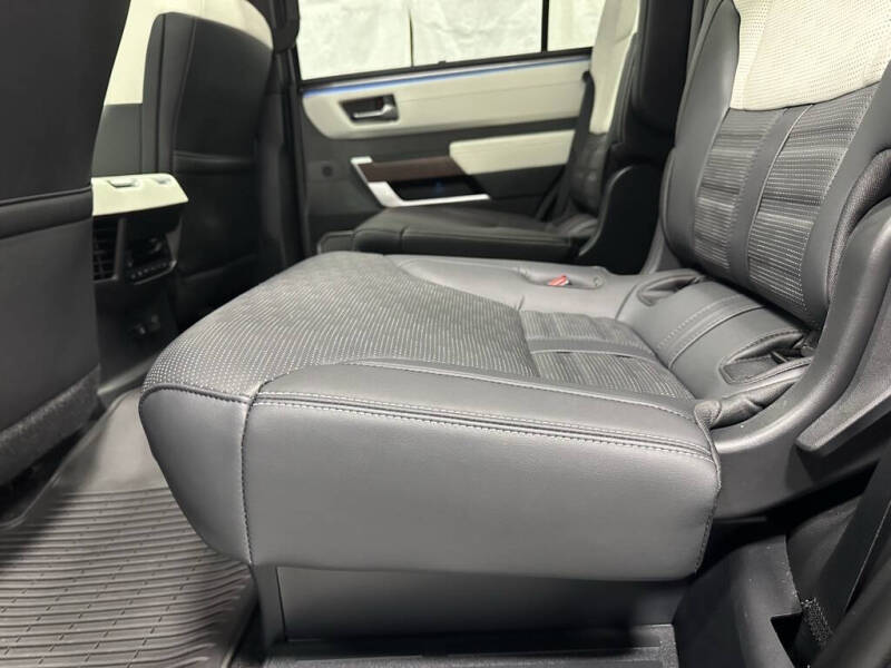 2024 Toyota Sequoia Capstone