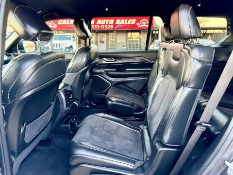 2022 Jeep Grand Cherokee L Laredo