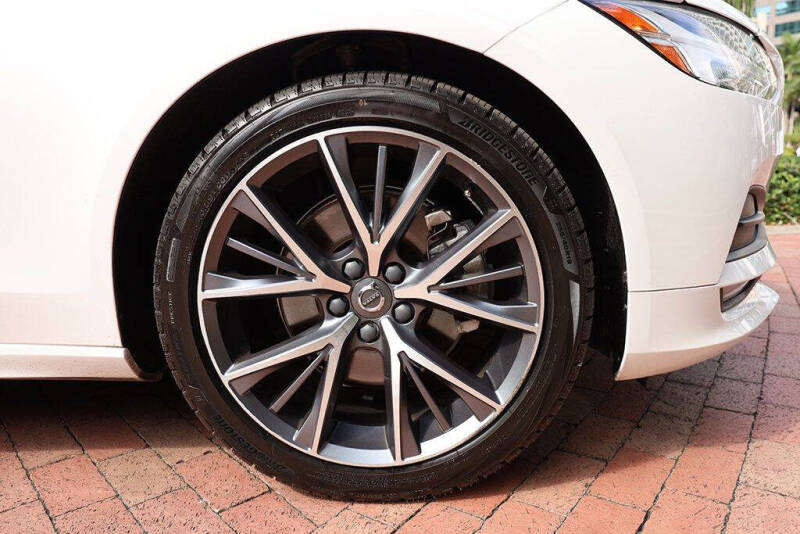 2019 Volvo S90 T5 Momentum