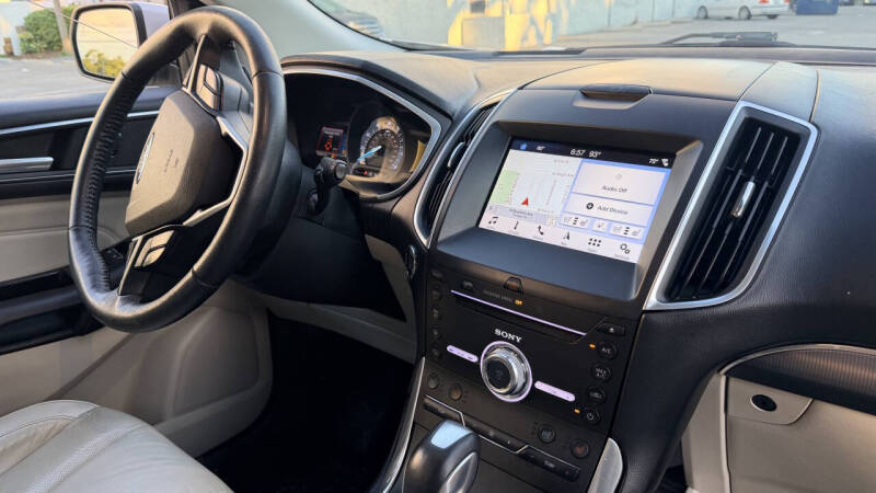 2017 Ford Edge Titanium