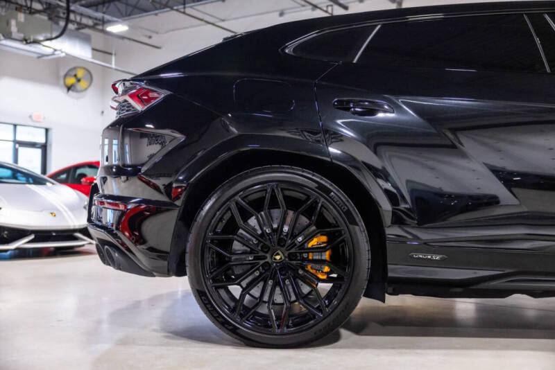 2025 Lamborghini Urus SE