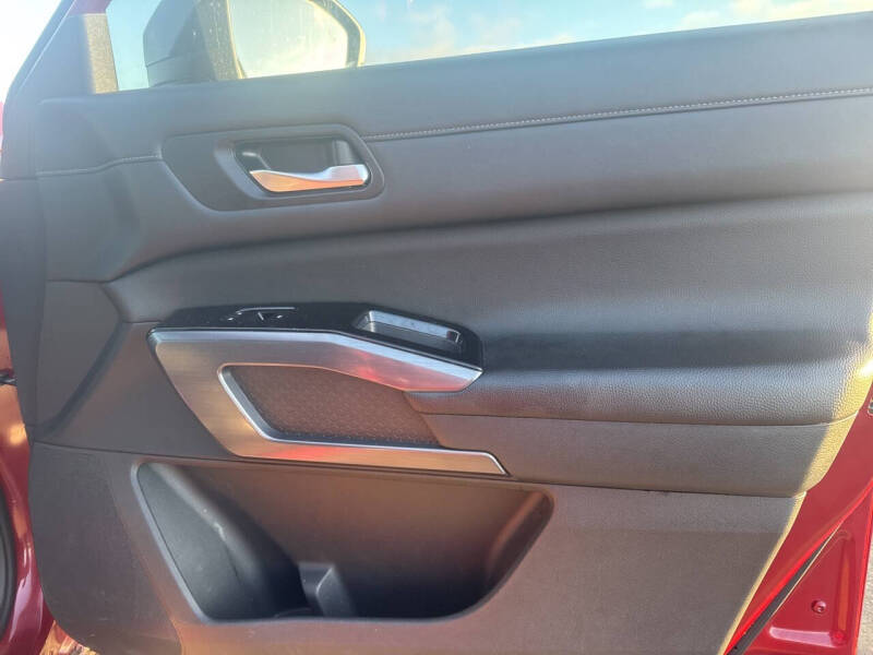 2022 Nissan Pathfinder SL