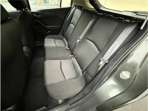 2017 Mazda MAZDA3 Sport