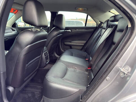 2015 Chrysler 300 Limited