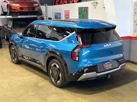 2024 Kia EV9 Land
