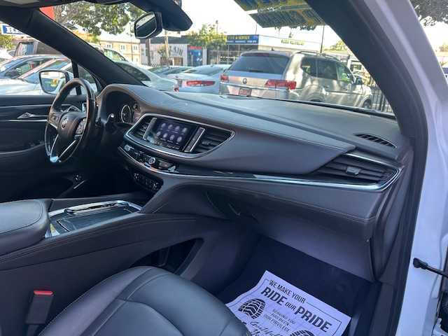 2022 Buick Enclave Essence