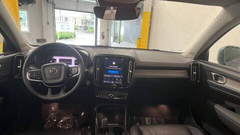 2023 Volvo XC40 B5 Core