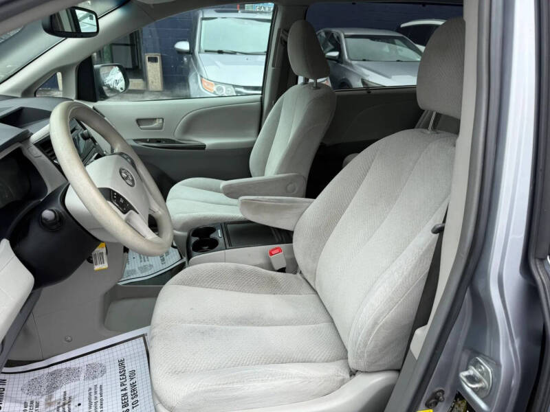 2012 Toyota Sienna