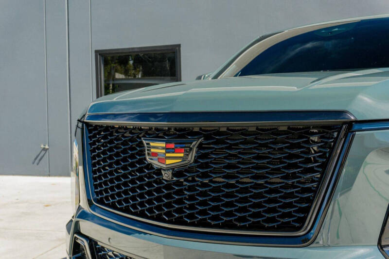 2025 Cadillac Escalade-V