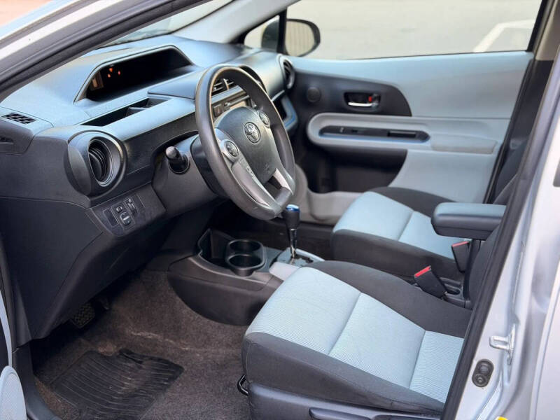 2013 Toyota Prius c