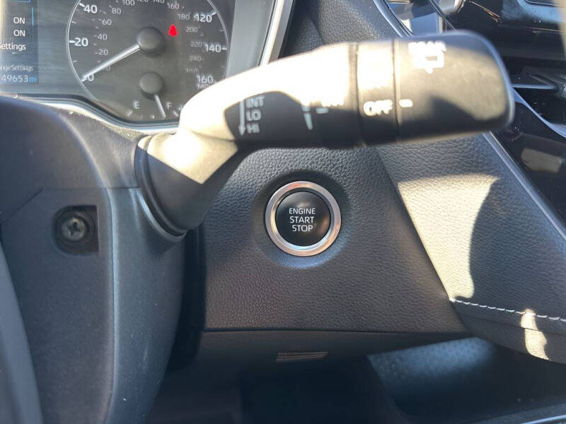 2025 Toyota Corolla Hatchback SE