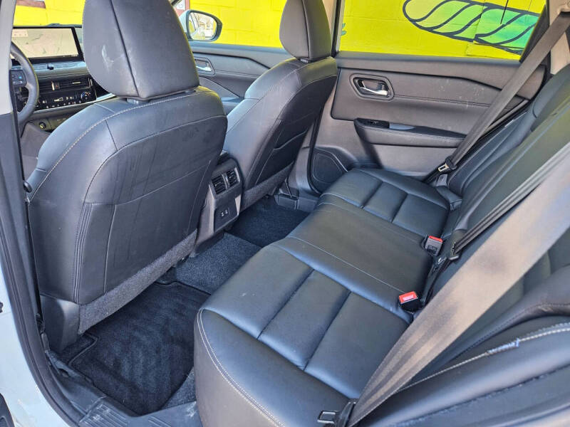 2024 Nissan Rogue SL