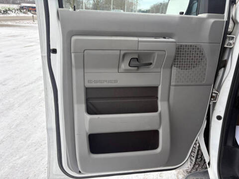 2013 Ford E-Series E-350 SD XLT