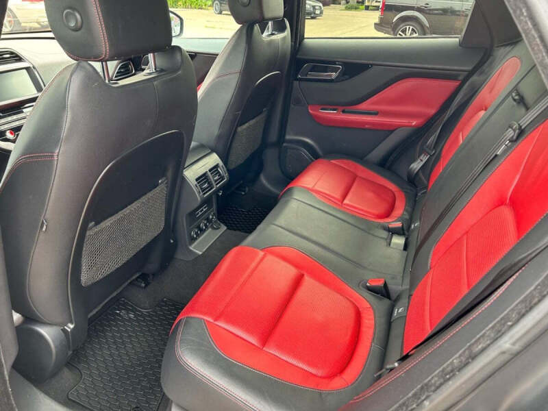 2018 Jaguar F-PACE 25t R-Sport