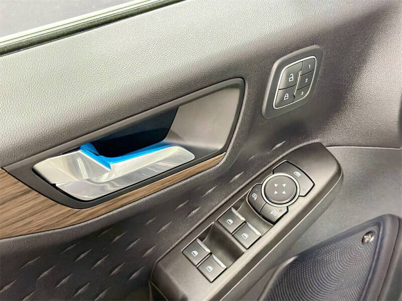 2020 Ford Escape Hybrid Titanium