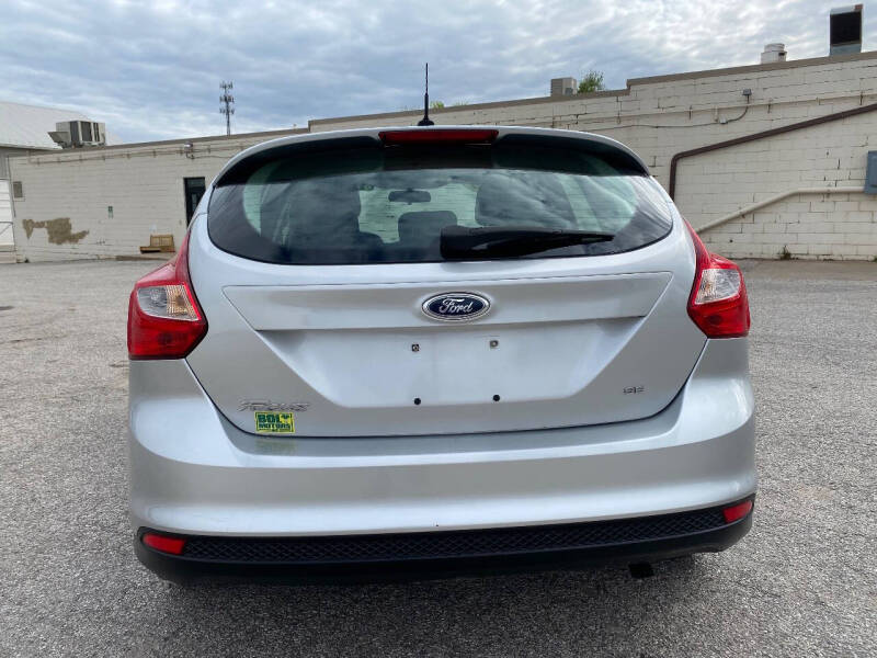 Image 5 of 2012 Ford Focus SE