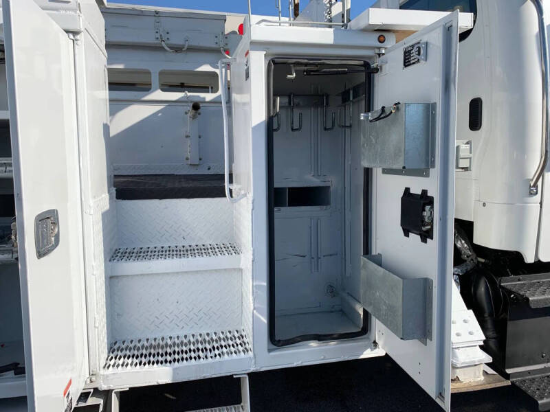 2014 Freightliner M2 106
