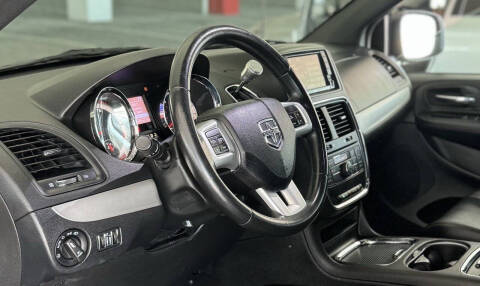 2016 Dodge Grand Caravan R/T