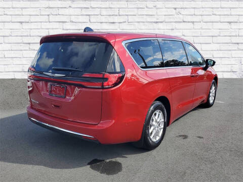 2025 Chrysler Pacifica Select