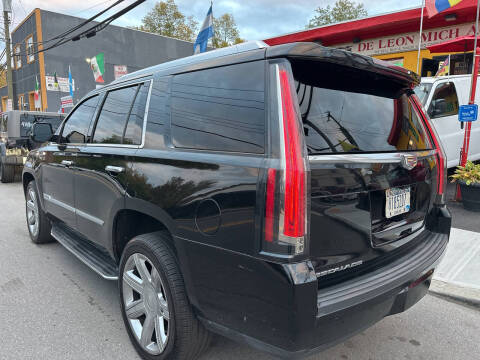 2017 Cadillac Escalade Luxury