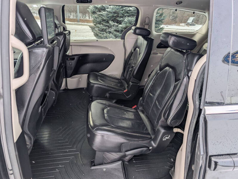 2022 Chrysler Pacifica Touring L