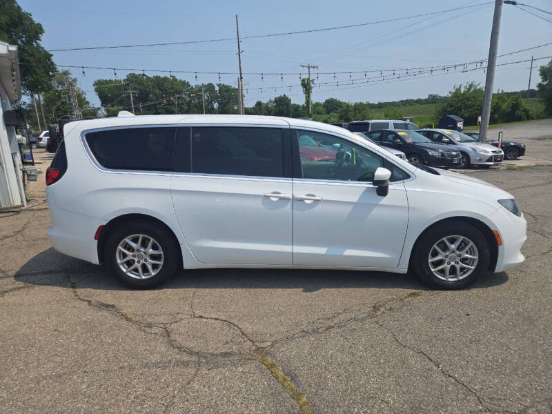 2017 Chrysler Pacifica LX