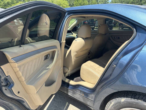 2018 Ford Taurus SEL