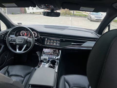 2020 Audi Q7 quattro Premium Plus 55 TFSI